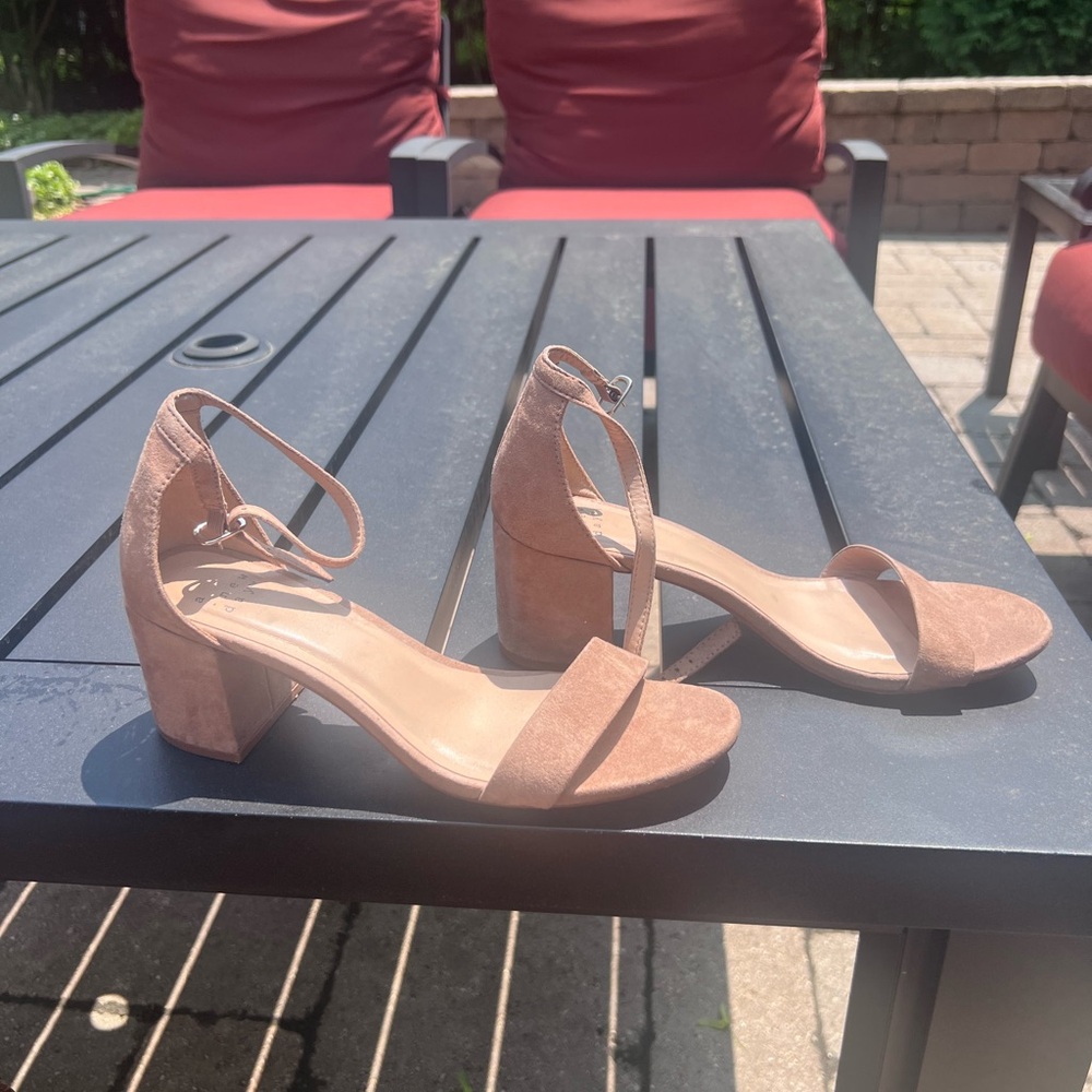 Elegant Tan Suede Block Heel Sandals
